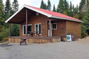 pourvoirie-saint-zenon-chalet-en-bois-rondquebec-le-mag