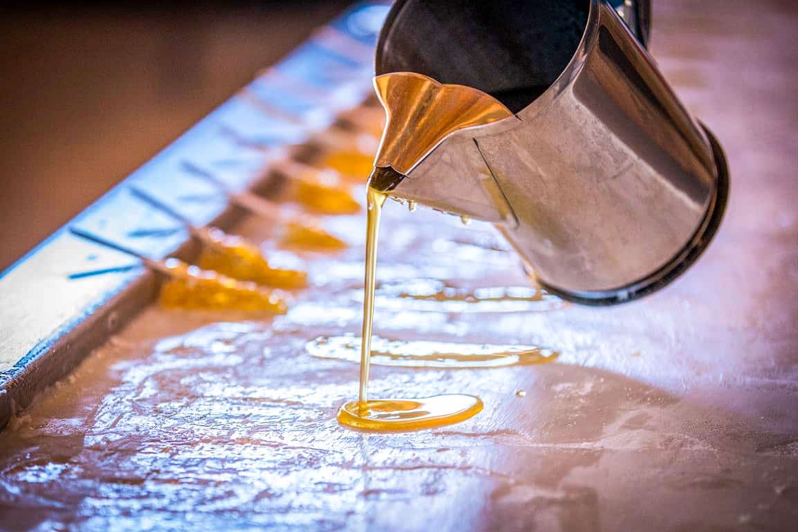 Cabane-a-sucre-Village-quebecois-dAntan-quebec-le-mag