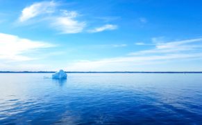 Isebergs observés lors d'une croisière sur le Saint-Laurent avec Relais Nordik, à bord du N/M Bella Desgagnés