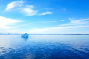 Isebergs observés lors d'une croisière sur le Saint-Laurent avec Relais Nordik, à bord du N/M Bella Desgagnés