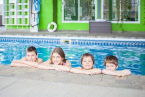 piscine-enfants-selectotel-amqui-quebec-le-mag