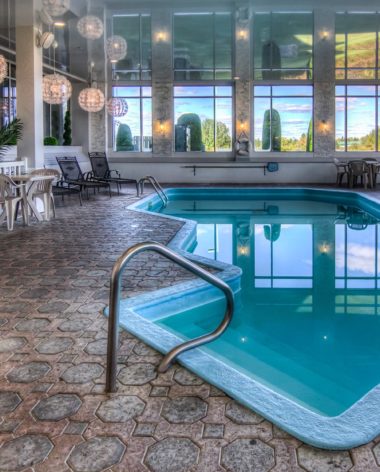 piscine-hotel-du-jardin-saint-felicien-quebec-le-mag