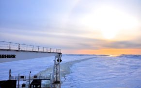 relais-nordik-cote-nord-hiver-coucher-de-soleil-harrington-quebec-le-mag