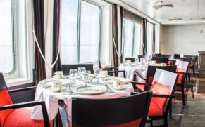 salle-a-manger-relais-nordik-basse-cote-nord-bella-desgagnes-quebec-le-mag