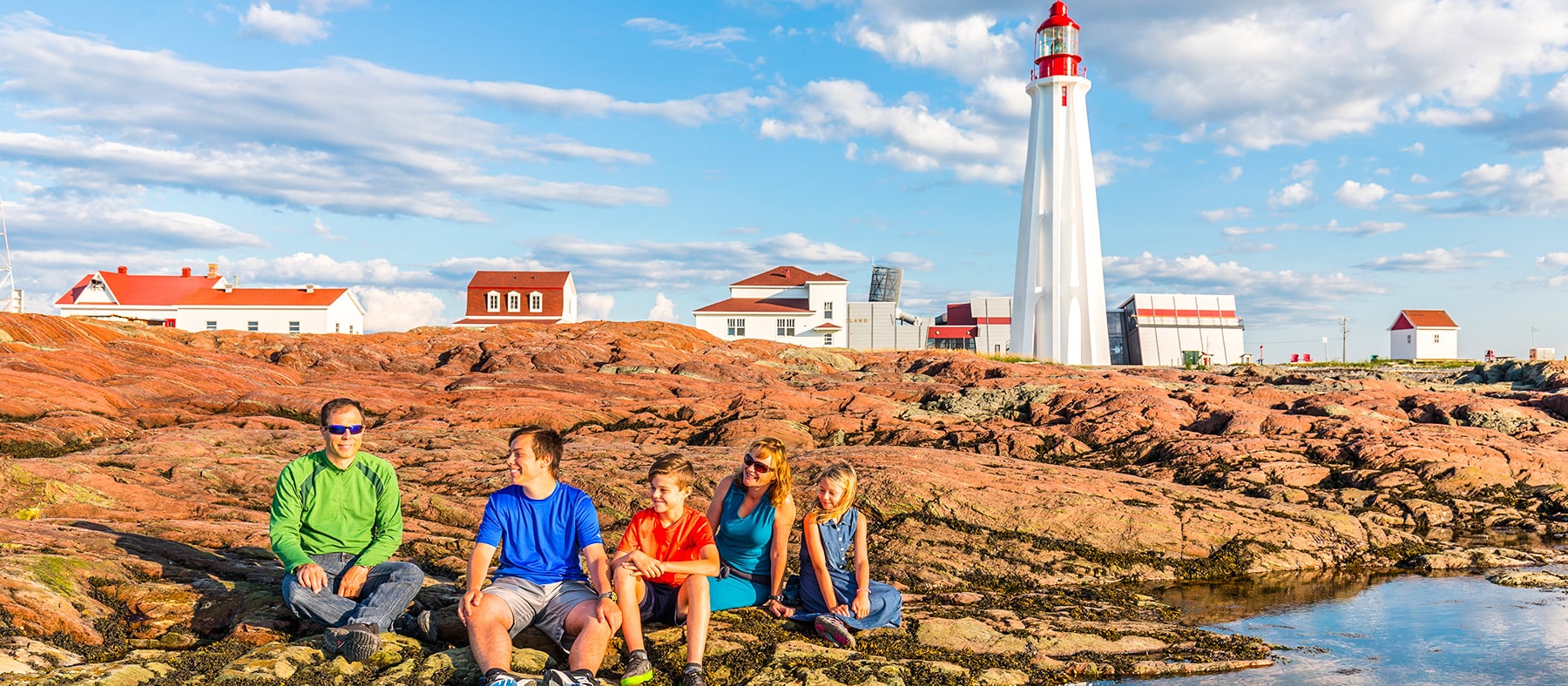 phare-de-la-pointe-au-pere-gaspesie-six-phares-a-decouvrir-au-quebec-quebec-le-mag