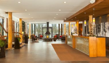 Lobby Hotel Premières Nations Wendake
