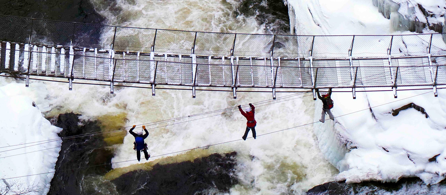 via-ferrata-hiver-3-activites-pour-laisser-sa-trace-hiver-quebec-le-mag