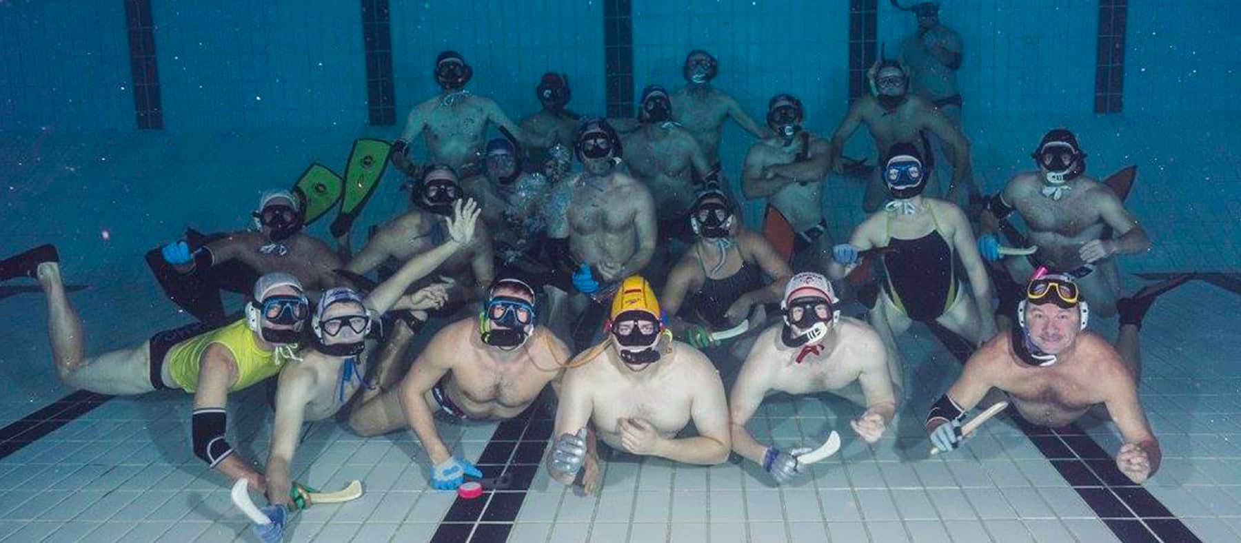 hockey-sous-eau-8-activites-insolites-au-quebec-quebec-le-mag
