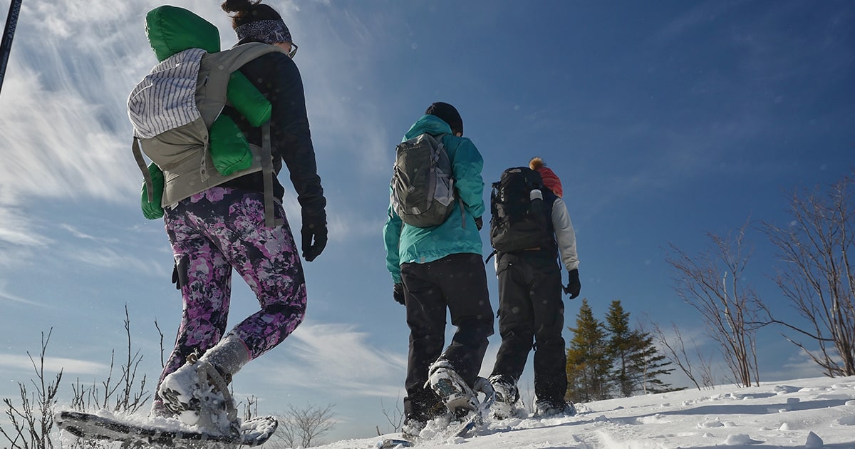 raquette-hiver-quebec-jouer-dehors-quebec-le-mag