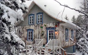 chalet-exterieur-vieux-loup-de-mer-bic-chalet-quebec-le-mag