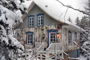 chalet-exterieur-vieux-loup-de-mer-bic-chalet-quebec-le-mag