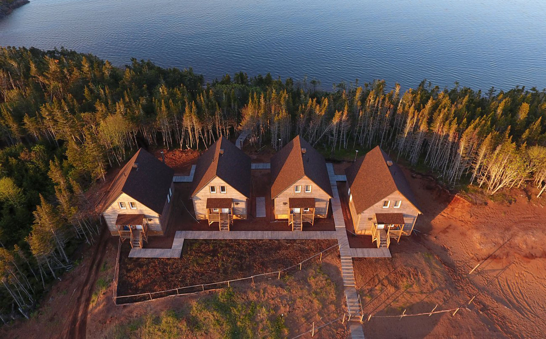 chalet-innuberge-magie-cote-nord-culture-innue-quebec-le-mag