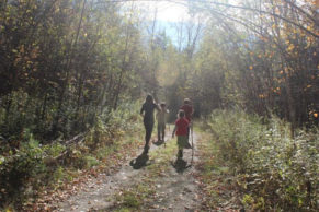 Extérieur du domaine durant l'automne - Coteaux Missisquoi - Cantons de l'Est du Québec | Québec le Mag