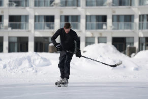 Patinoire de l'Esterel Resort en hiver - Hotel de luxe dans les Laurentides