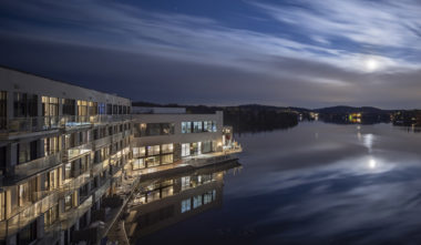 Vue nocturne de l'Estérel Resort: hôtel de luxe dans les Laurentides