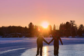 Patinoire de l'Esterel Resort en hiver - Hotel de luxe dans les Laurentides