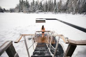 Illustration bains extérieurs en hiver - Scandinave Spa Mont-Tremblant, Vieux-Montréal, Whistler, Blue Montain