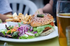 Burger - Microbrasserie québécoise La Chasse-Pinte (Saguenay-Lac-Saint-Jean)