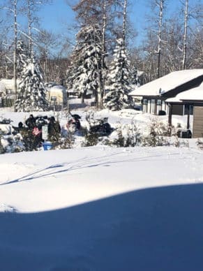 Motoneige aux Chalets Baie Cascouia - Hotel Saguenay-Lac-Saint-Jean