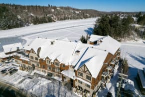 Viking Resort & Marina : un hotel dans les Laurentides - Vue aérienne en hiver