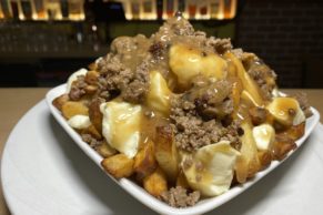 Poutine - Binerie Mont-Royal, restaurant à Montréal