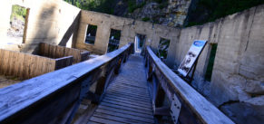 Promenade sur les ponts du Parc du trou de la fée - Photo David Rowsome