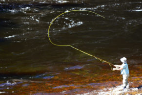 Pêcheur au Parc du trou de la fée - Photo David Rowsome