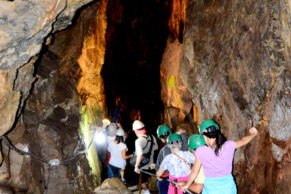 Immersion dans la caverne du Parc du Trou de la Fée - Photo David Rowsome