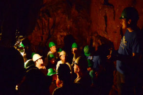 Immersion dans la caverne du Parc du Trou de la Fée - Photo David Rowsome