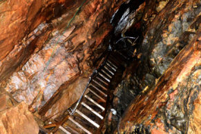 Immersion dans la caverne du Parc du Trou de la Fée - Photo David Rowsome