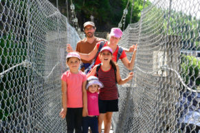 Promenade en famille au Parc du trou de la fée - Photo David Rowsome