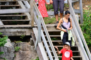 Promenade en famille au Parc du trou de la fée - Photo David Rowsome