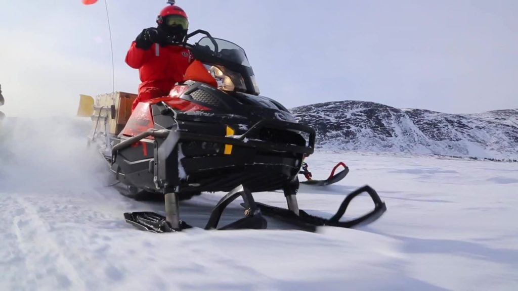 © Nord Expe : Motoneige