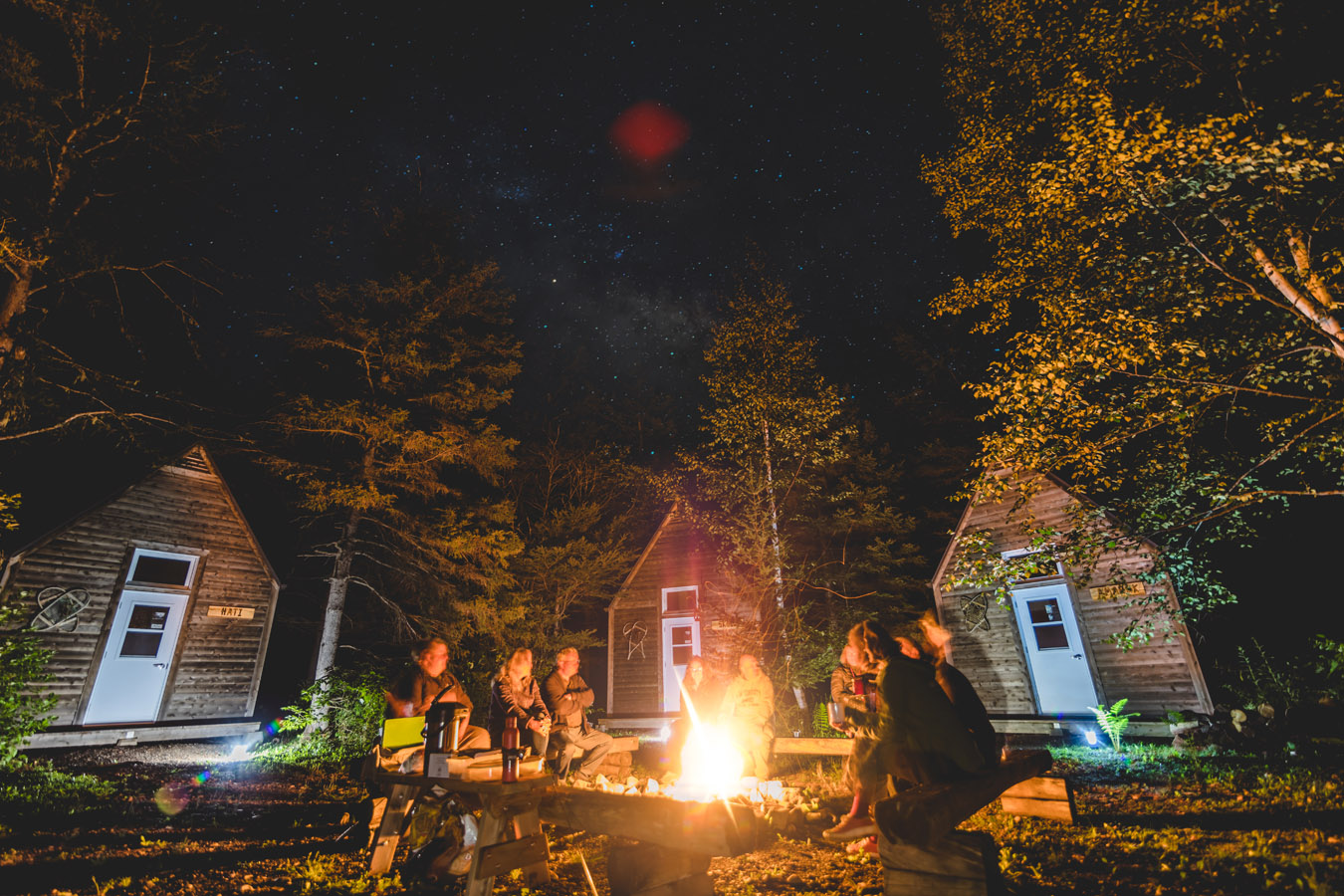 Campement du Bioparc de la Gaspésie - Feu de camp - Photo B. Daoust