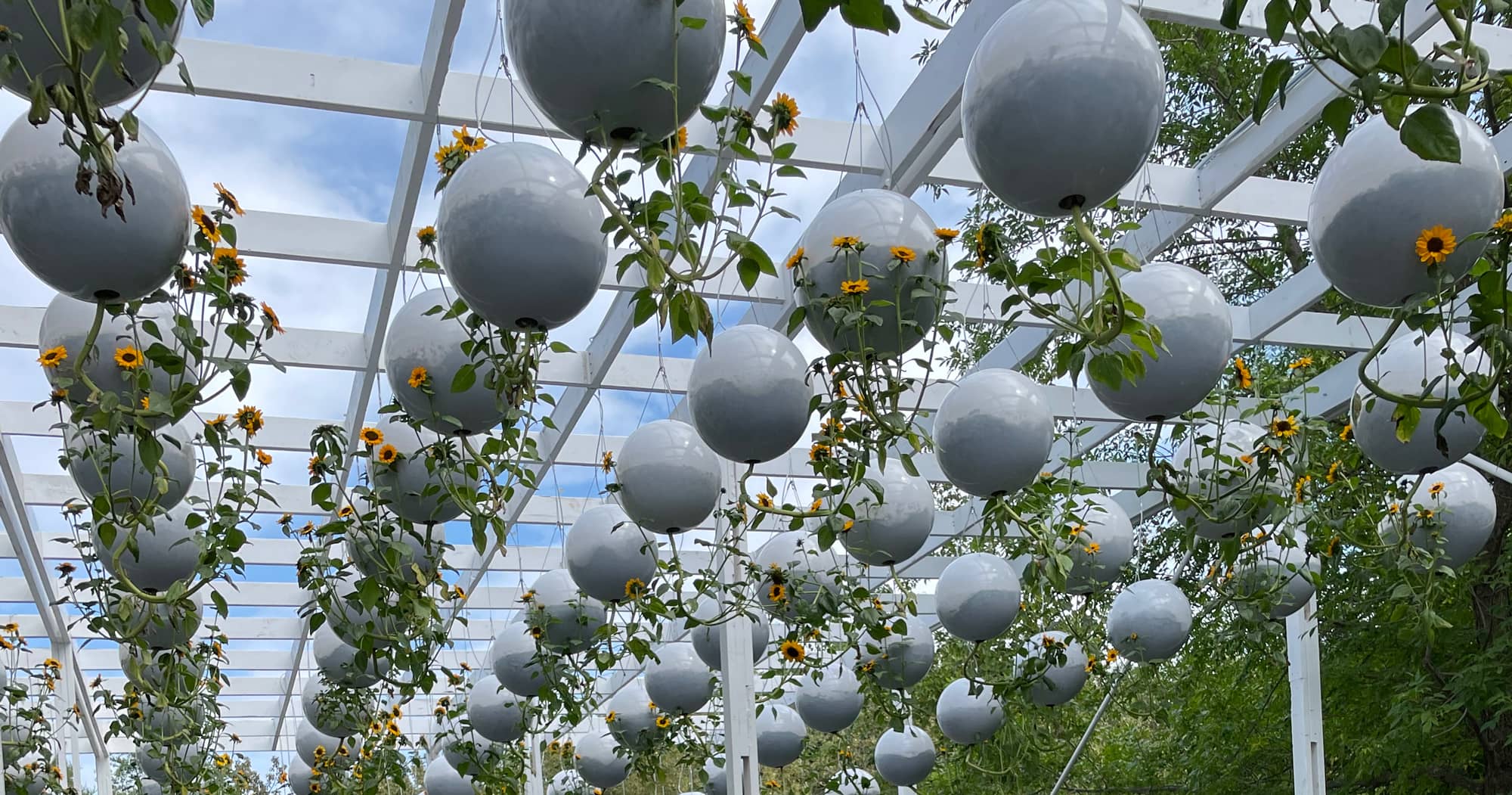Un des jardins du Festival International aux Jardins de Métis - Une activité en famille à faire en Gaspésie - Photo K. Binon