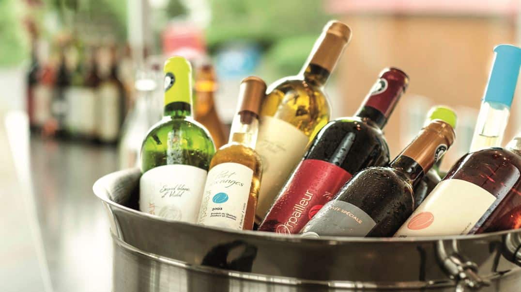 Photos © L'Orpailleur : bouteille de vins du domaine Orpailleur