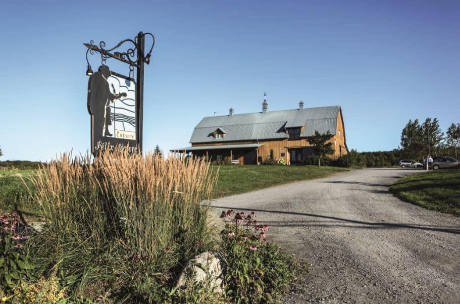 © Benoit Camirand - Destination Québec cité : hangar en bois à Saint-Pierre-de-l’Île-d’Orléans