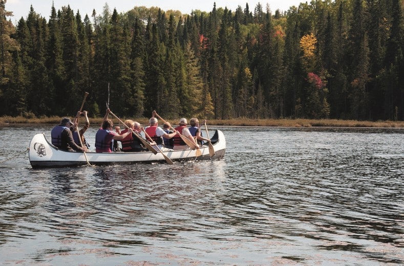 excursion en rabaska en groupe de neuf personnes