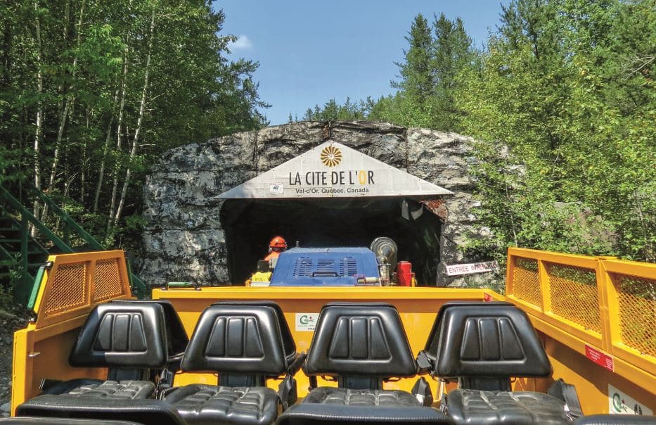 visite de la cité de l'or (canada) en véhicule minier