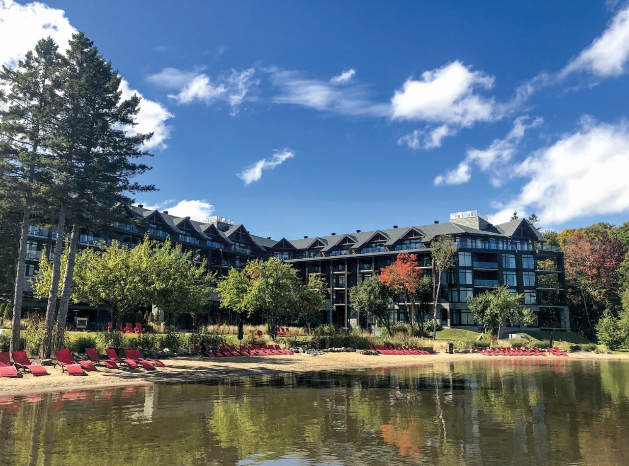 © Entourage sur-le-Lac : hôtel avec sa place privée