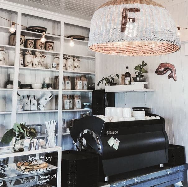 © La Fabrique de l'Isle : café-restaurant à la décoration artisanale