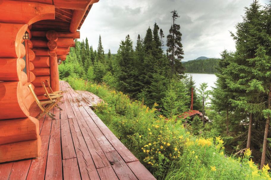 Pourvoirie du Lac Moreau : chalet en bordure de lac