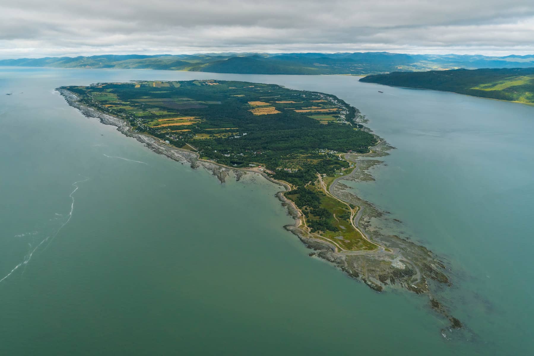 Isle-aux-Coudres vue du ciel (Charlevoix) - Photo The Rolling Van Creative