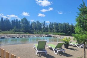 Piscine extérieure - Chalets Villégiature et Pourvoirie Daaquam