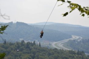 Méga Tyrolienne au Québec - Saint-Agathe-des-Monts - Tyroparc