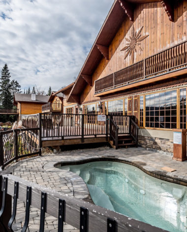 Piscine extérieure - Chalets à louer dans les Laurentides - Chalets Lac à la Truite