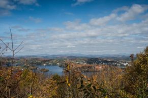 Vue aérienne en automne - Chalets à louer dans les Laurentides - Chalets Lac à la Truite