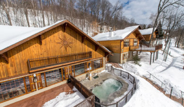 Chalet avec piscine - Chalets à louer dans les Laurentides - Chalets Lac à la Truite