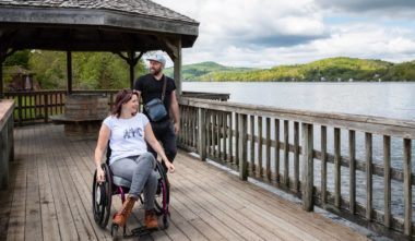 North Hatley - Voyage PMR au Québec - Récit d'une visite des Cantons-de-l'Est en fauteuil roulant par Daphnée Gagnage - Photo Harmony Le Reste et Pierre Akkaoui