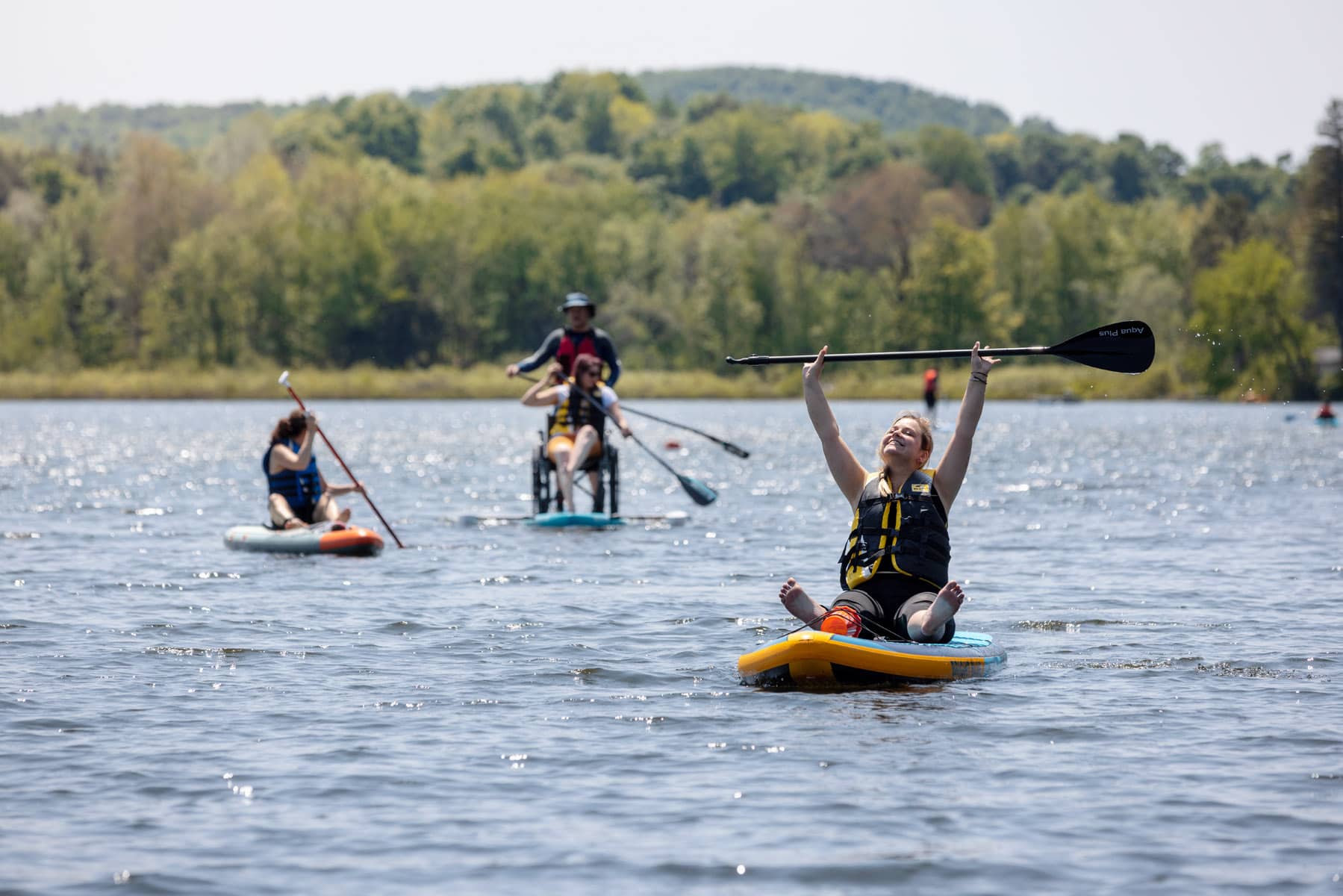 Paddle adapté PMR - Voyage PMR au Québec - Récit d'une visite des Cantons-de-l'Est en fauteuil roulant par Daphnée Gagnage - Photo Harmony Le Reste et Pierre Akkaoui